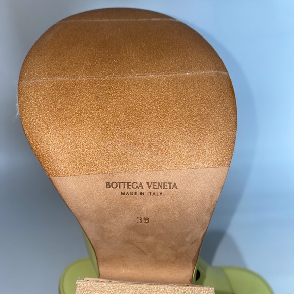 BOTTEGA VENETA wedge sandals (size 39) in light green lambskin - Picture 12 of 16